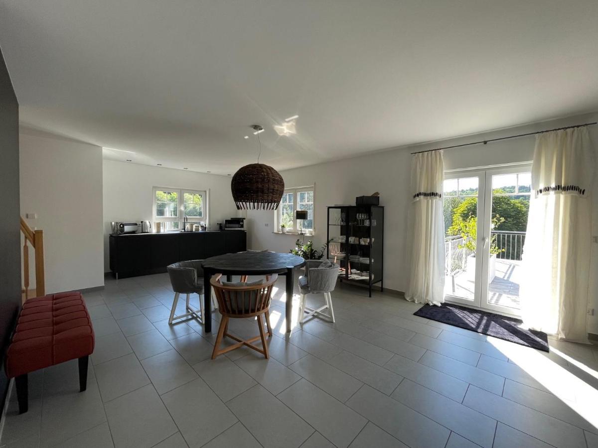 Stilvolle Wohnung Fuer 2-3 Personen - Mit Riesiger Dachterrasse Haigerloch Exterior photo