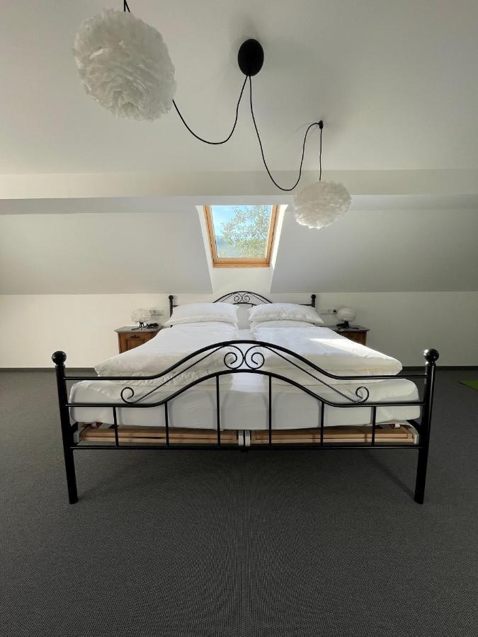Stilvolle Wohnung Fuer 2-3 Personen - Mit Riesiger Dachterrasse Haigerloch Exterior photo
